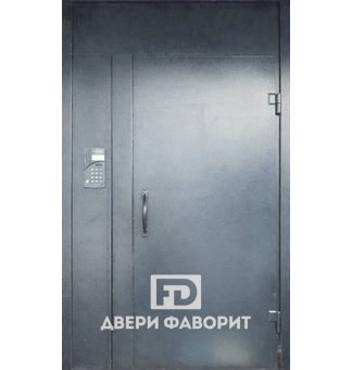 дверь с боковой и верхней вставкой для подъезда с домофоном