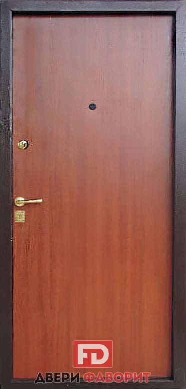 представлена металлическая дверь с отделкой ламинированная панель