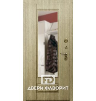 Стальная дверь в квартиру с зеркалом, отделка МДФ