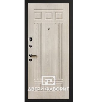 уличная дверь с мдф укомплектована двумя замками, раздельной ручкой, задвижкой и глазком
