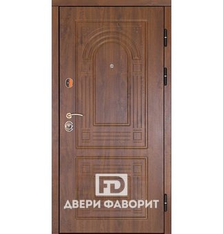 уличная металлическая дверь покрыта с двух сторон филенчатым мдф под дерево